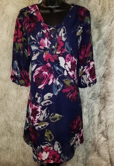 Dress beautiful figure flattering gown outfit - Picture 5 of 8